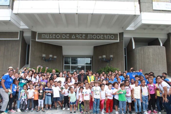 La Dirección General de Museos realizó charla “Sonrisa brillante, para futuros- brillantes” del programa “Salud es Cultura” en colaboración con el Club de Leones y Colgate